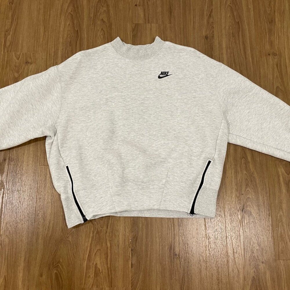 Nike Tech Fleece, Women's Size Small